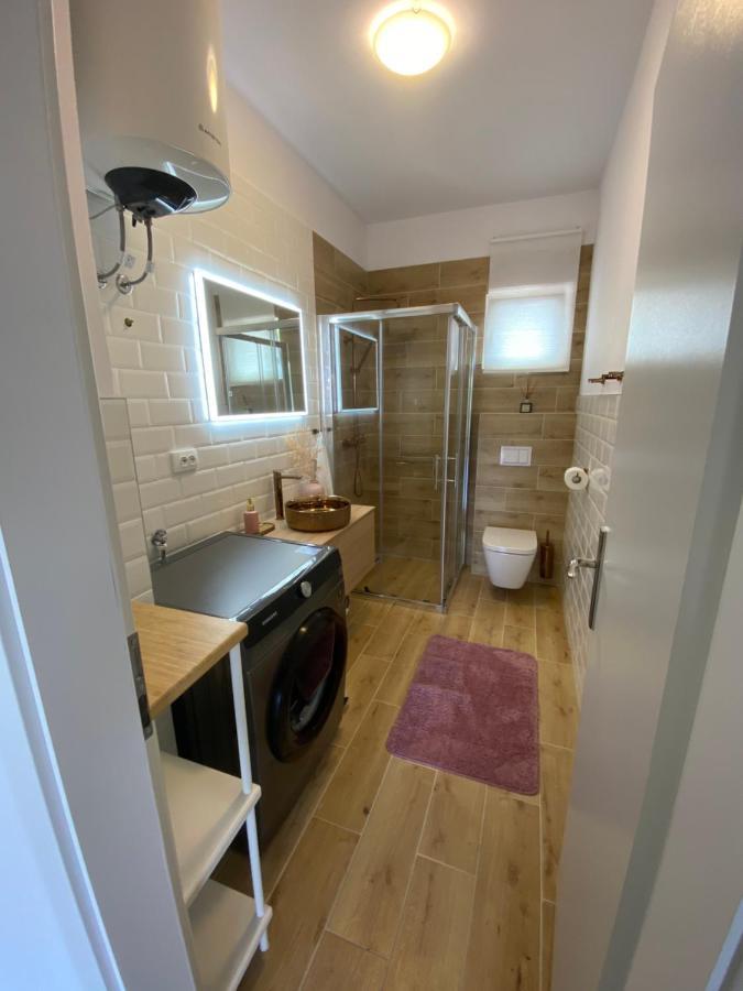Lumar Holidays And Apartments Preko Zewnętrze zdjęcie