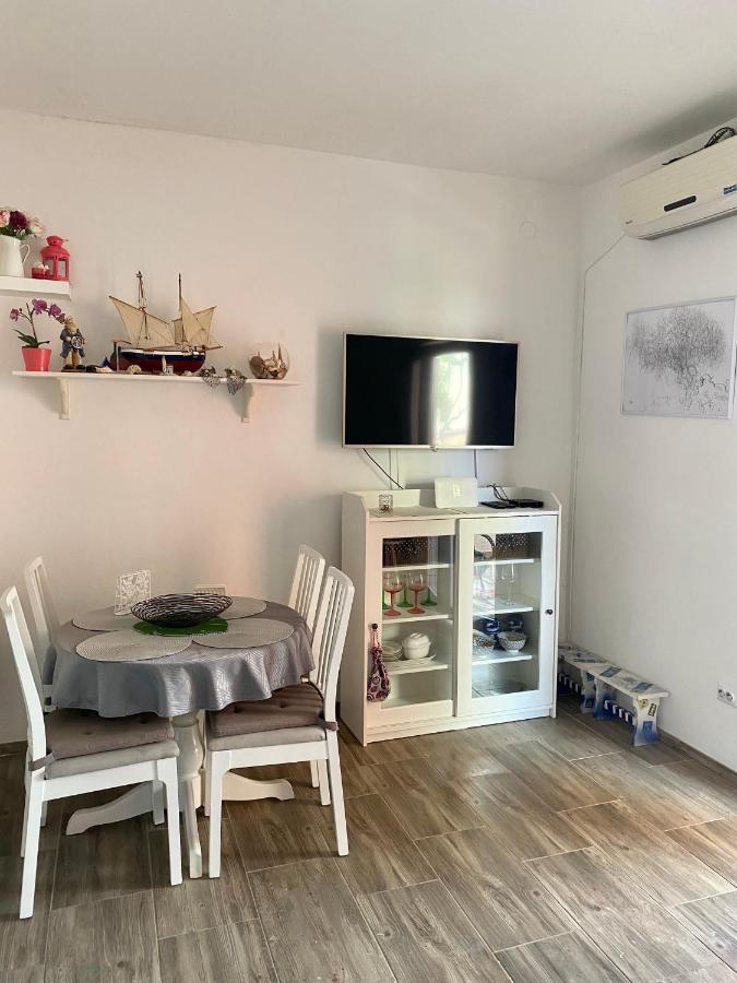 Lumar Holidays And Apartments Preko Zewnętrze zdjęcie