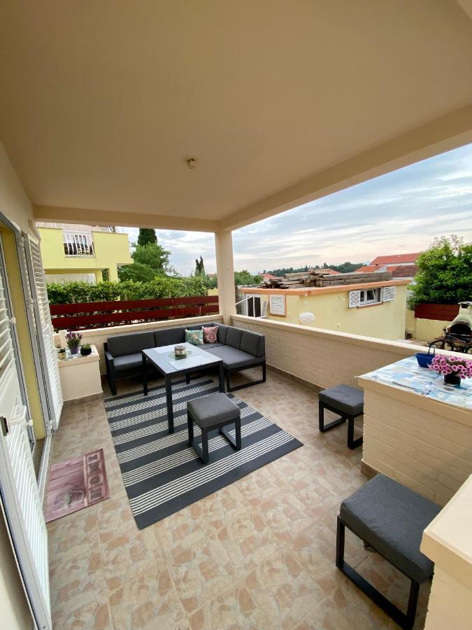Lumar Holidays And Apartments Preko Zewnętrze zdjęcie